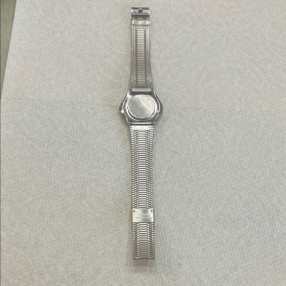 VTG Gold Timex Watch - Picture 2 of 4